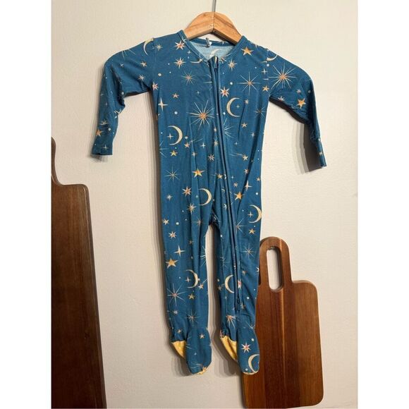 Posh Peanut Baby Blue Star Moon Zippered Bamboo One Piece Footie 18-24 Months - Picture 1 of 7